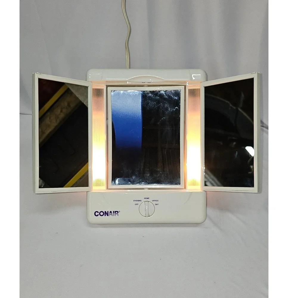 Conair TM7LX Tri-Panel Lighted Makeup Mirror White Tabletop Vanity 4 Settings